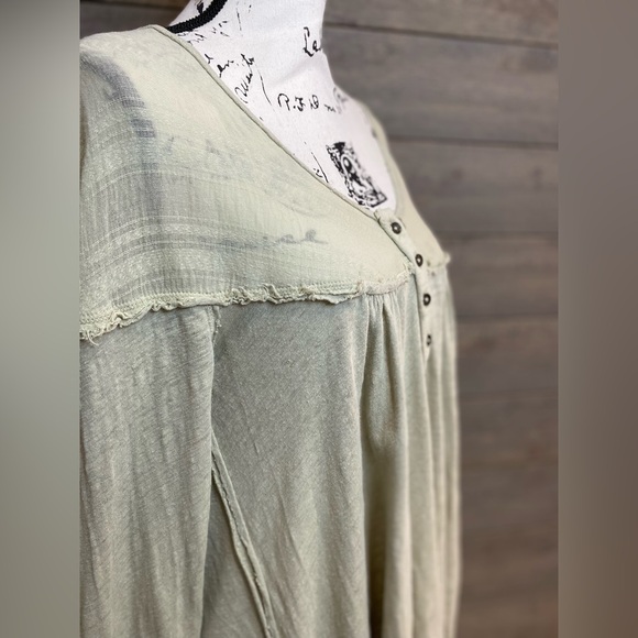 We The Free Women’s Pale Green Tunic Top Size M Gauze Long Sleeve Boho - Picture 13 of 14
